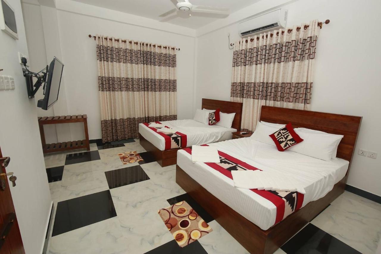 Hotel River Front تيساماهاراما المظهر الخارجي الصورة