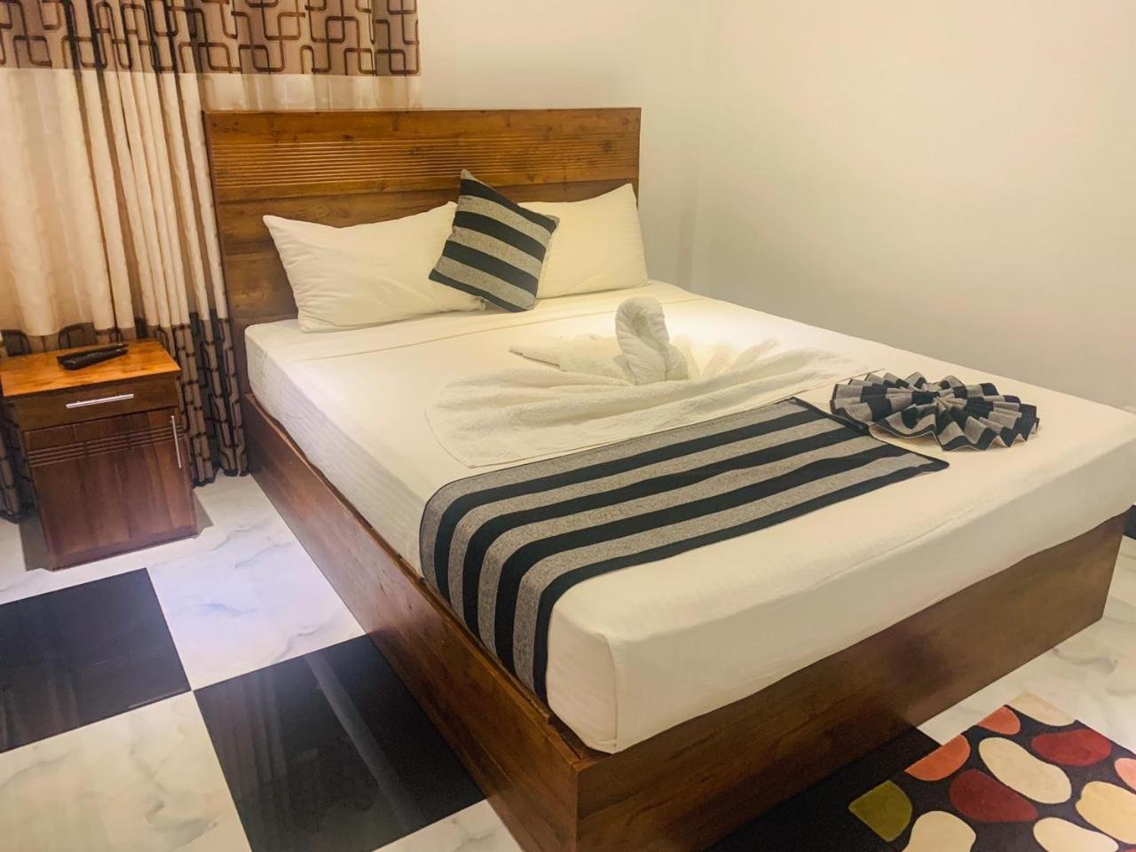 Hotel River Front تيساماهاراما المظهر الخارجي الصورة