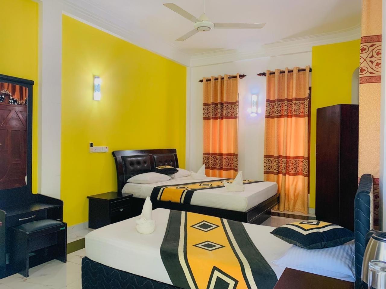 Hotel River Front تيساماهاراما المظهر الخارجي الصورة