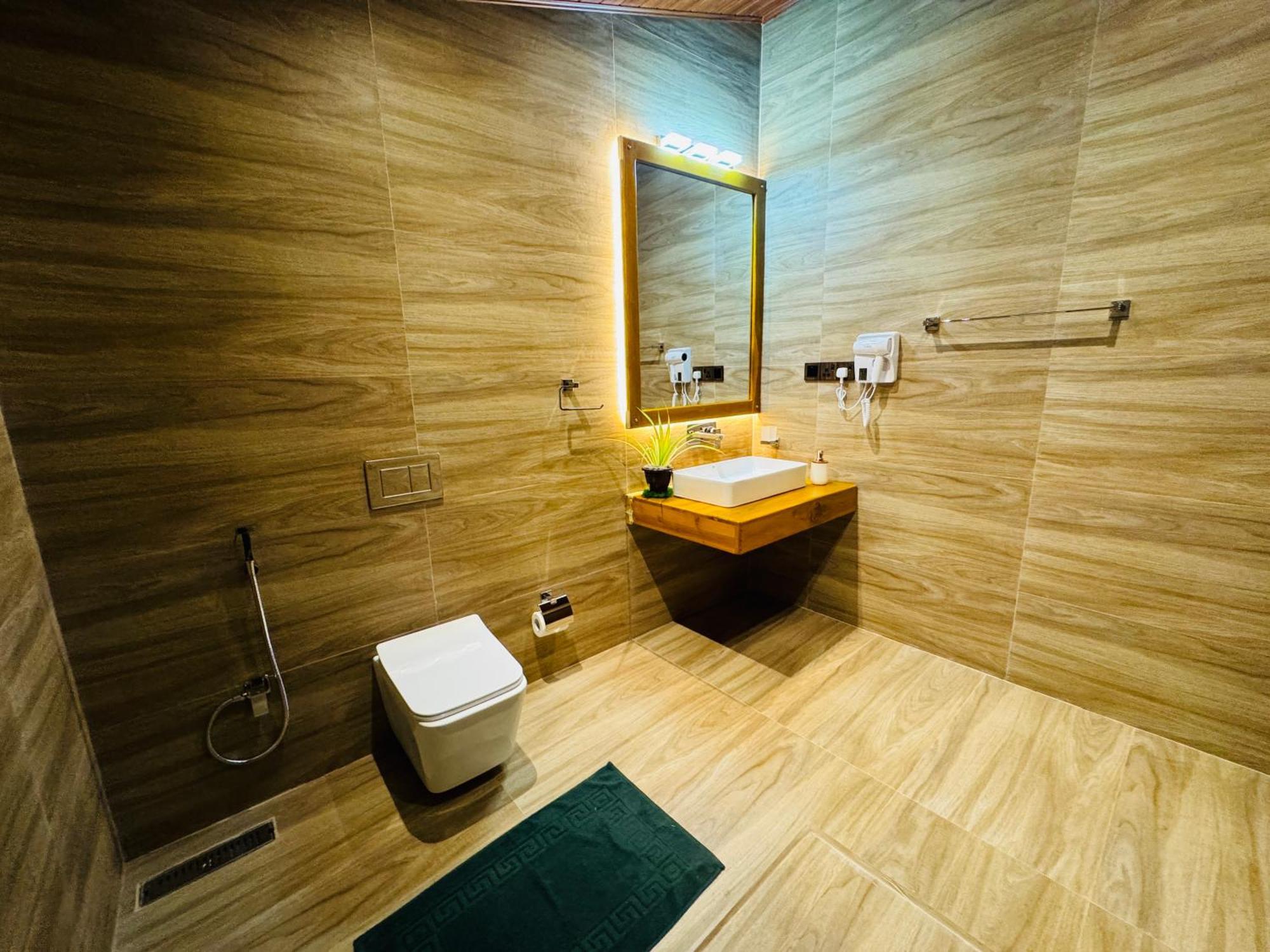 Hotel River Front تيساماهاراما المظهر الخارجي الصورة