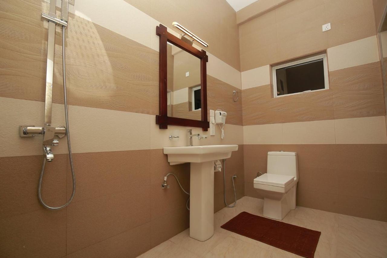 Hotel River Front تيساماهاراما المظهر الخارجي الصورة